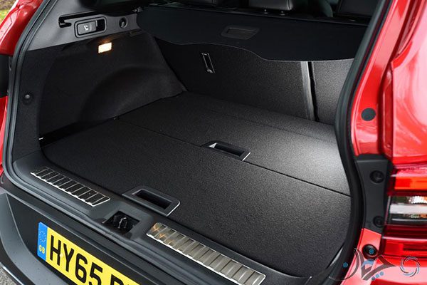 renault-kadjer-suv-uk-boot-space-3