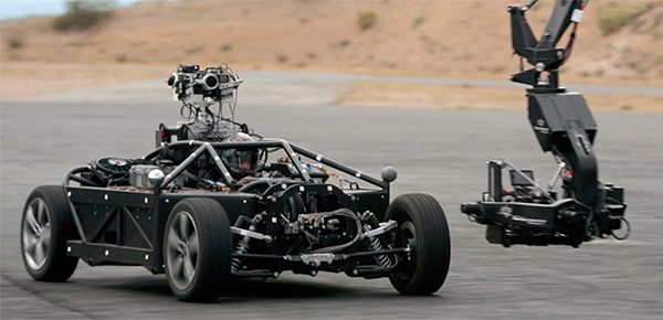 the-mill-blackbird-adjustable-car-rig-designboom-header