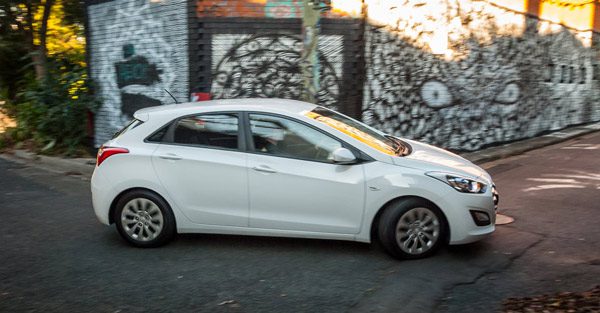 2016-Hyundai-i30-Active-v-2016-Kia-Cerato-S-45