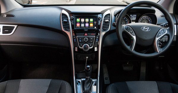 2016-Hyundai-i30-Active-v-2016-Kia-Cerato-S-5