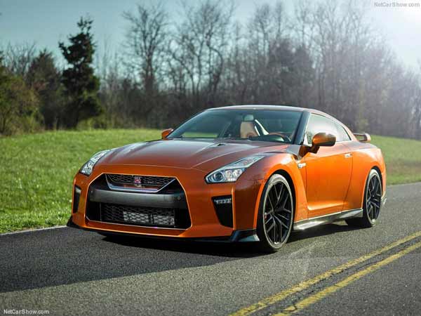 Nissan-GT-R-2017-800-01