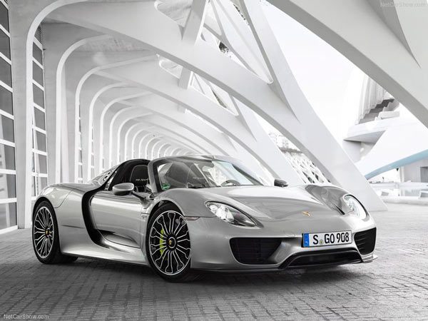 Porsche-918_Spyder-2015-800-01