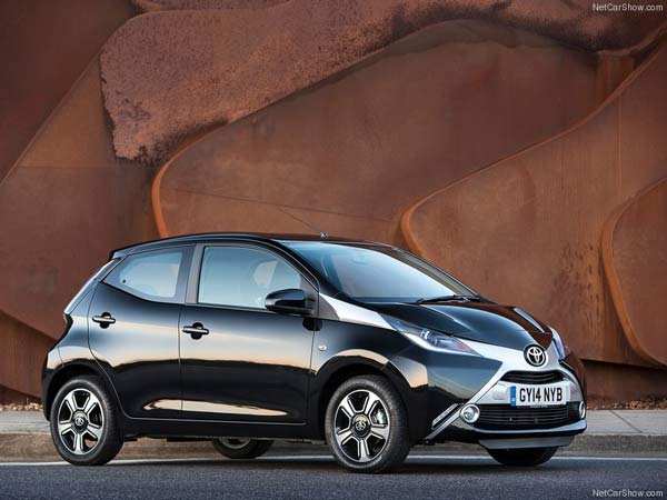 Toyota-Aygo-2015-800-07