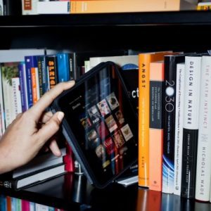 آیا کتاب‌خوان‌ها جای کتاب‌های کاغذی را می‌گیرند؟!