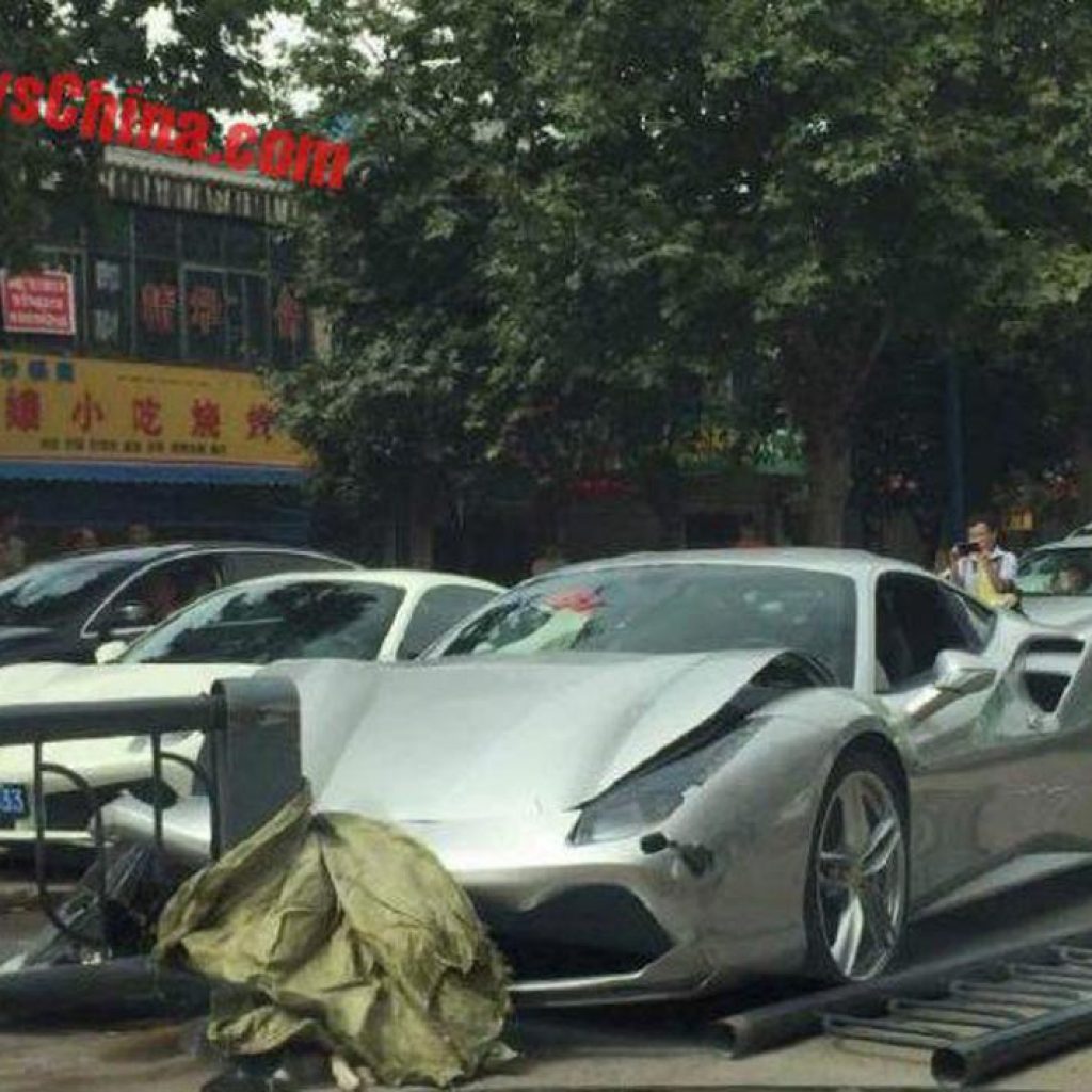 یک تصادف لوکس دیگر در چین