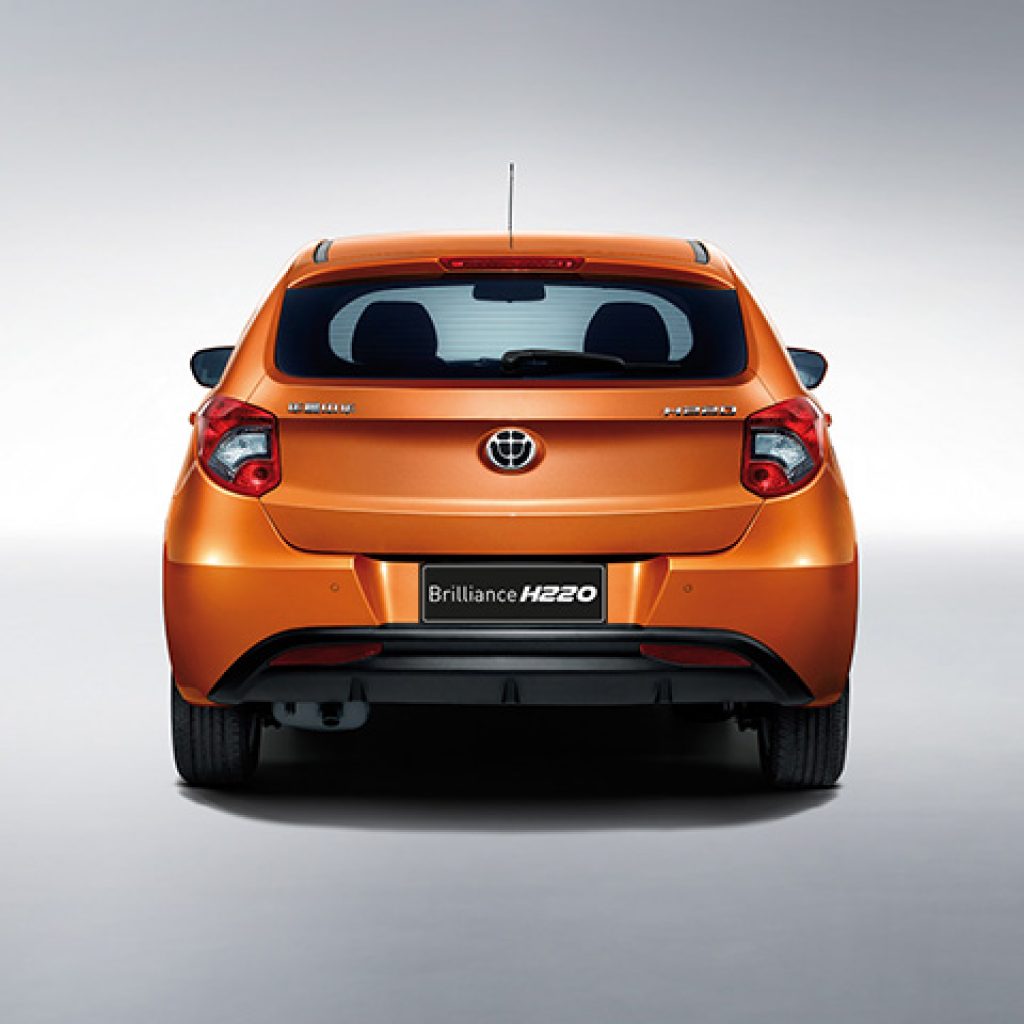 مقایسه پژو 206 تیپ 5 با برلیانس H220؛ هاچ بک‌های پر ادعا!