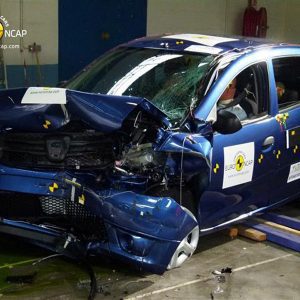 تست تصادف رنو ساندرو را ببینید!