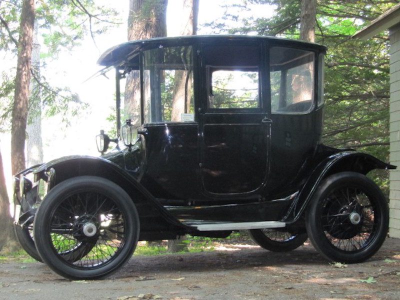 1914-detroit-electric-car-owned-by-ge-scientist-charles-steinmetz-schenectady-ny-june-2011_100353215_m