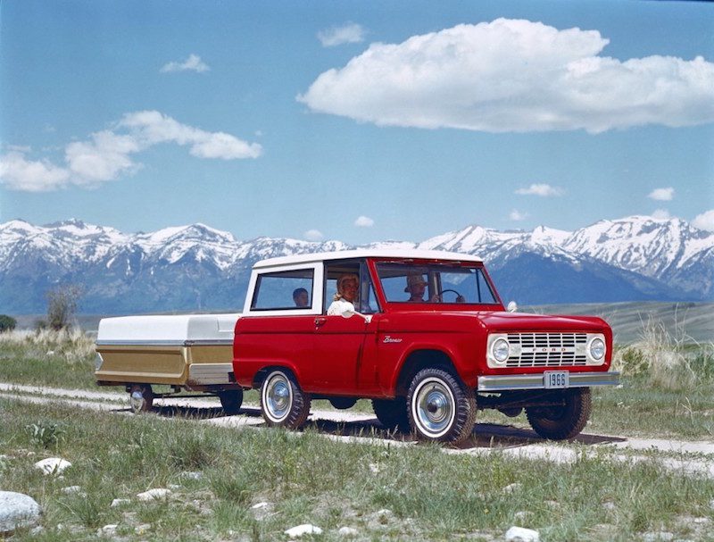 1966_ford_bronco_wtrail-1024x777