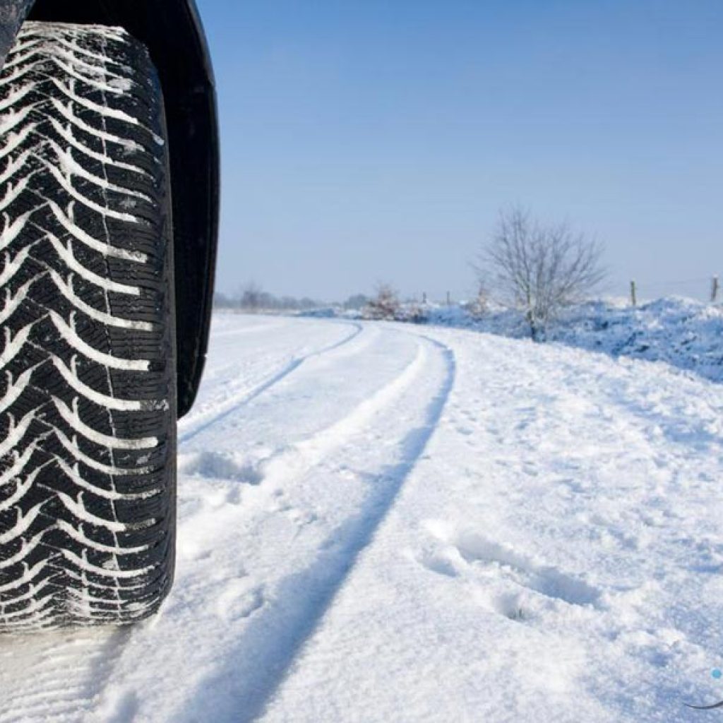 سه توصیه ساده ولی مهم برای رانندگی در سطوح برفی و یخ زده