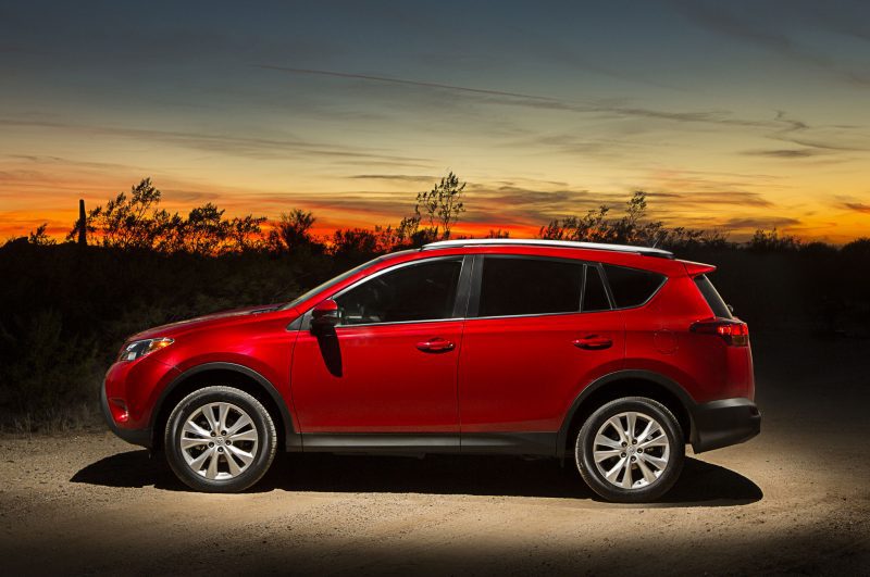 2013-toyota-rav4-left-side-profile2