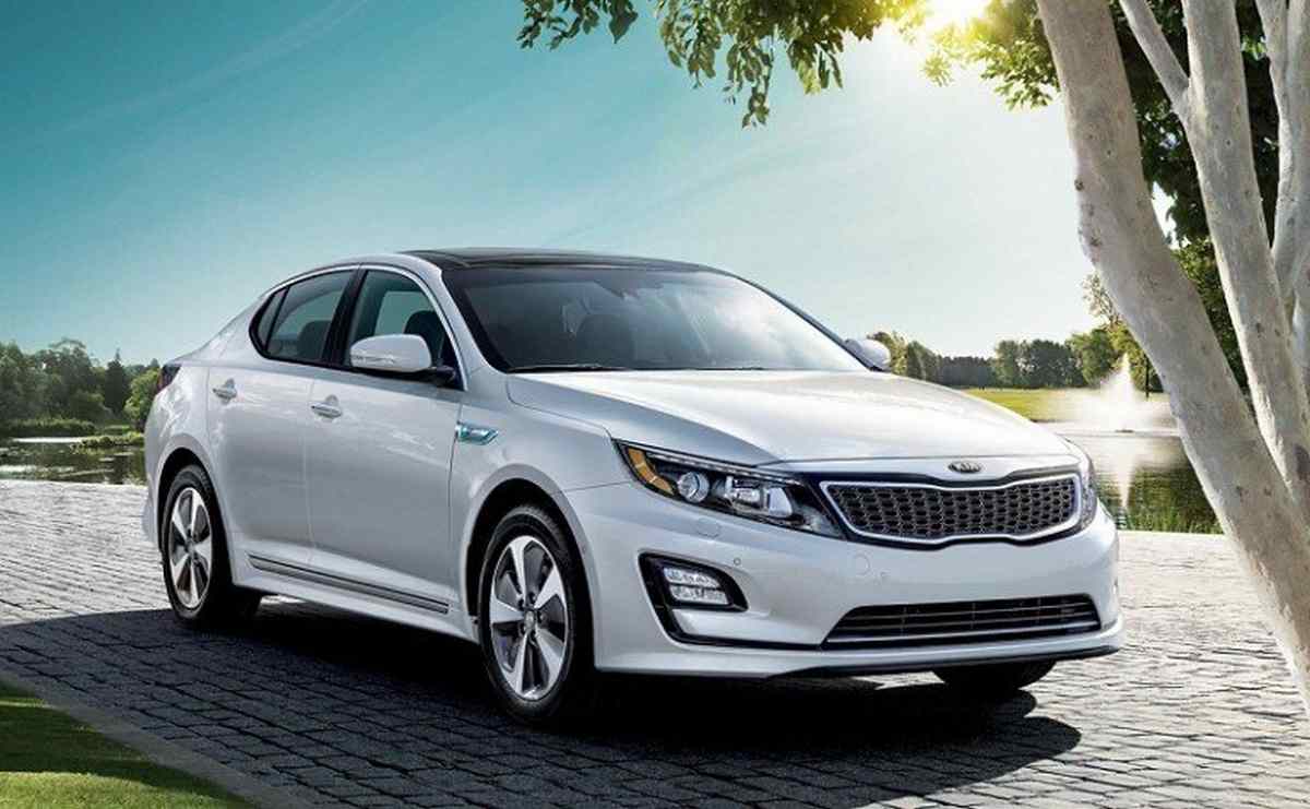 2016-optima-hybrid