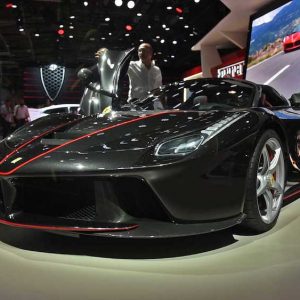 لافراری Aperta در نمایشگاه پاریس رونمایی شد و به فروش رسید!
