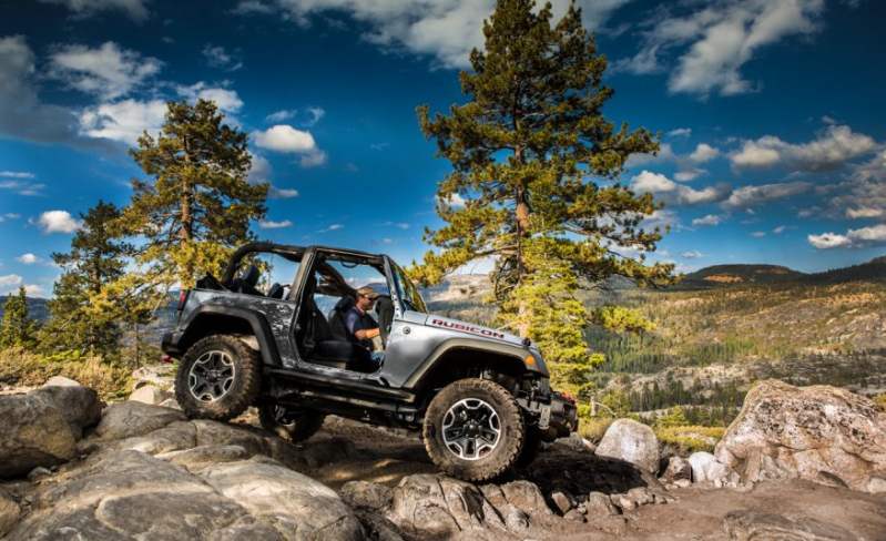 2017-Jeep-Wrangler-114-876x535 (Copy)