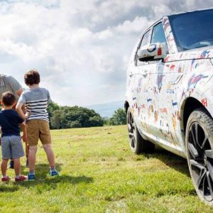 لندروور مدل جدید دیسکاوری را به دفتر نقاشی کودکان تبدیل کرد