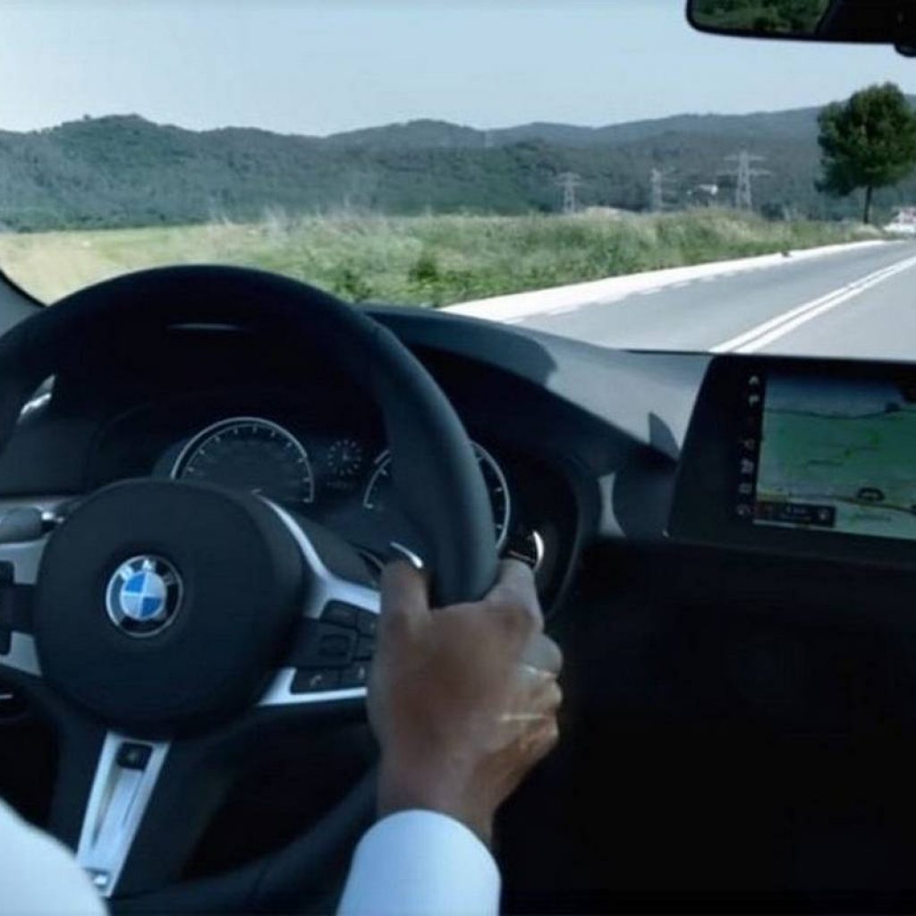 بی‌ام‌و عملکرد رانندگی خودکار سری ۵ جدید را به نمایش گذاشت