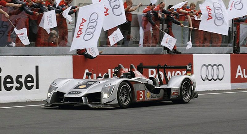 Le Mans 2009 - Sunday, just after 3.00 - both surviving Audi R15 TDIs cross the finish line together.
