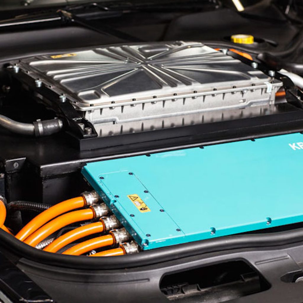 گرایش کارخانه‌ها به برادران اتریشی برای ساخت باتری‌های الکتریکی پر قدرت!