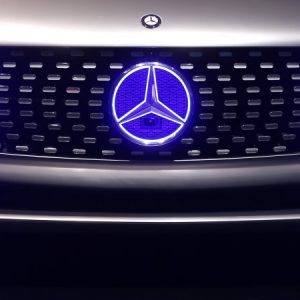 دایملر با حداقل شش خودروی الکتریکی به جنگ تسلا خواهد رفت!