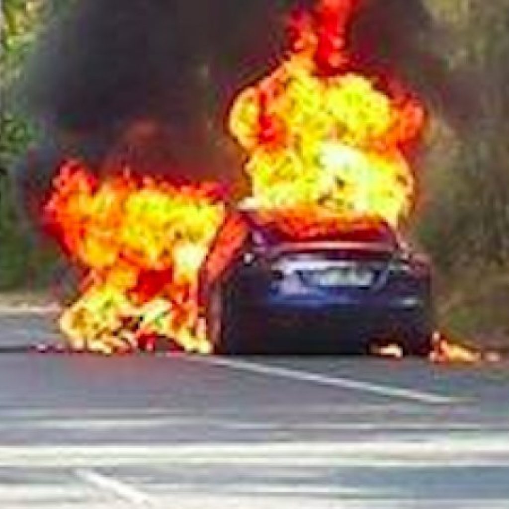 دلیل آتش‌سوزی یک خودروی تسلا در فرانسه نقص الکتریکی بود!