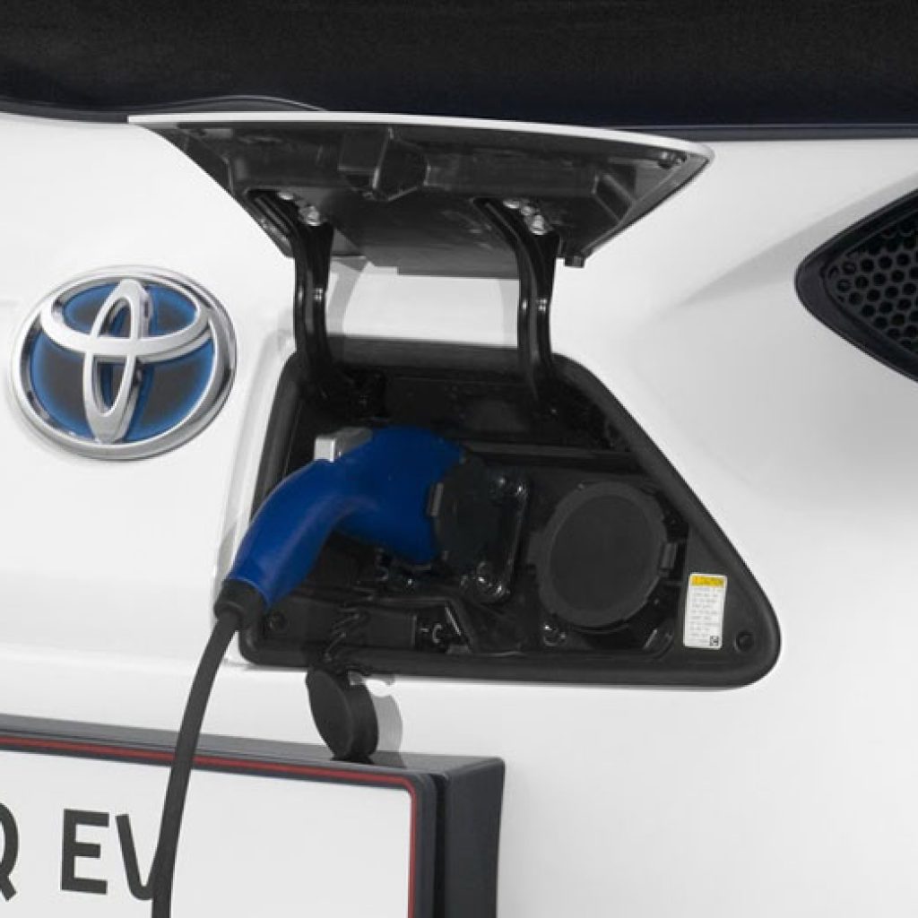 تویوتا: تولید خودروهای برقی ارزانتر از هیبریدی‌ها تمام می شود!