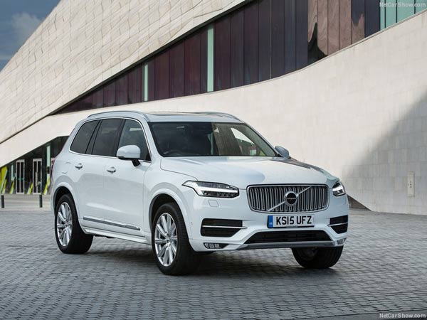 Volvo-XC90_UK-Version-2015-800-01
