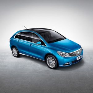 نتیجه همکاری دایملر و BYD؛ خودروی Denza 400 !