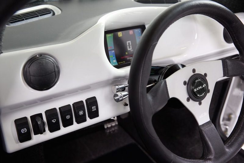 inside-the-solo-theres-a-lcd-digital-instrument-panel-the-display-shows-you-various-information-including-how-many-amps-you-are-using-the-speed-the-charge-the-temperature-and-mileage