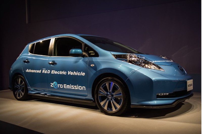 nissan-leaf-advanced-rd-electric-vehicle-shown-at-company-annual-meeting-yokohama-jun-2015_100516367_m