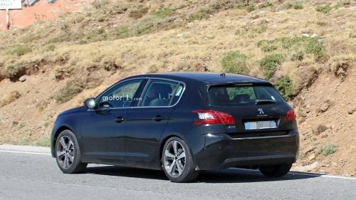 peugeot-308-refresh-spy-shots3