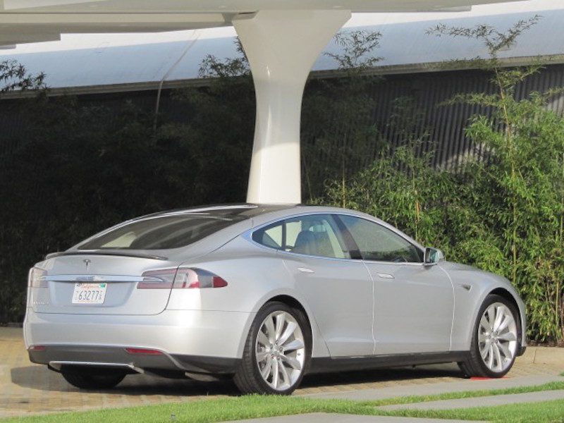 tesla-model-s_100412573_m