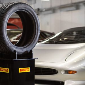 طراحی تایر برای جگوار XJ220 توسط پیرلی!