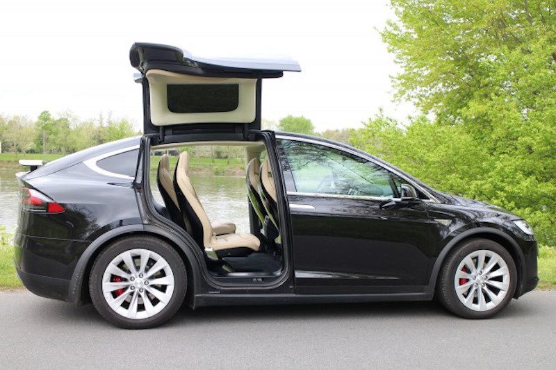 2016-tesla-model-x_100554517_m