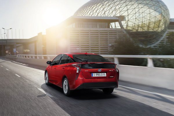 2016-toyota-prius-5