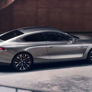 بی‌ام‌و مدل عملکردی M8 را به خانواده جدید سری 8 اضافه می‌کند