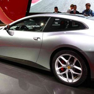 فراری GTC4 Lusso T جدید برای رانندگی روزانه مناسب‌تر است!