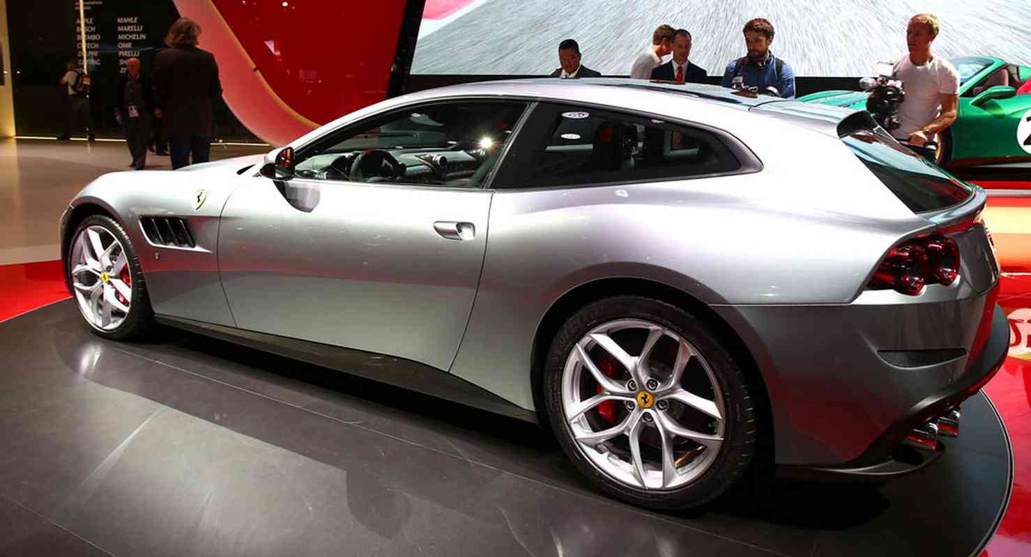 فراری GTC4 Lusso T جدید برای رانندگی روزانه مناسبتر است! فراری GTC4 Lusso T جدید برای رانندگی روزانه مناسبتر است!