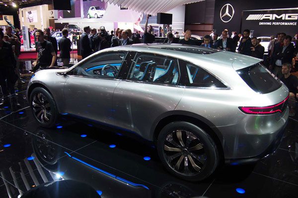 mercedes-benz-generation-eq-side-01