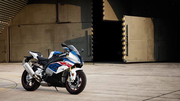 s1000rr_productpage_lightboxbig_1920x1080_05