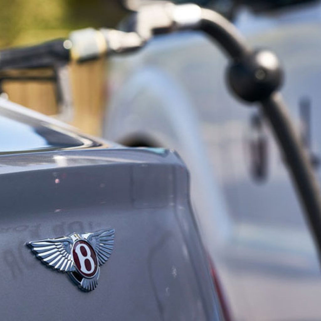 مالکان خودروهای بنتلی دیگر لازم نیست به پمپ بنزین بروند!