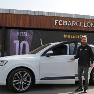 تمام بازیکنان بارسلونا آئودی Q2 SUV را تست کردند!
