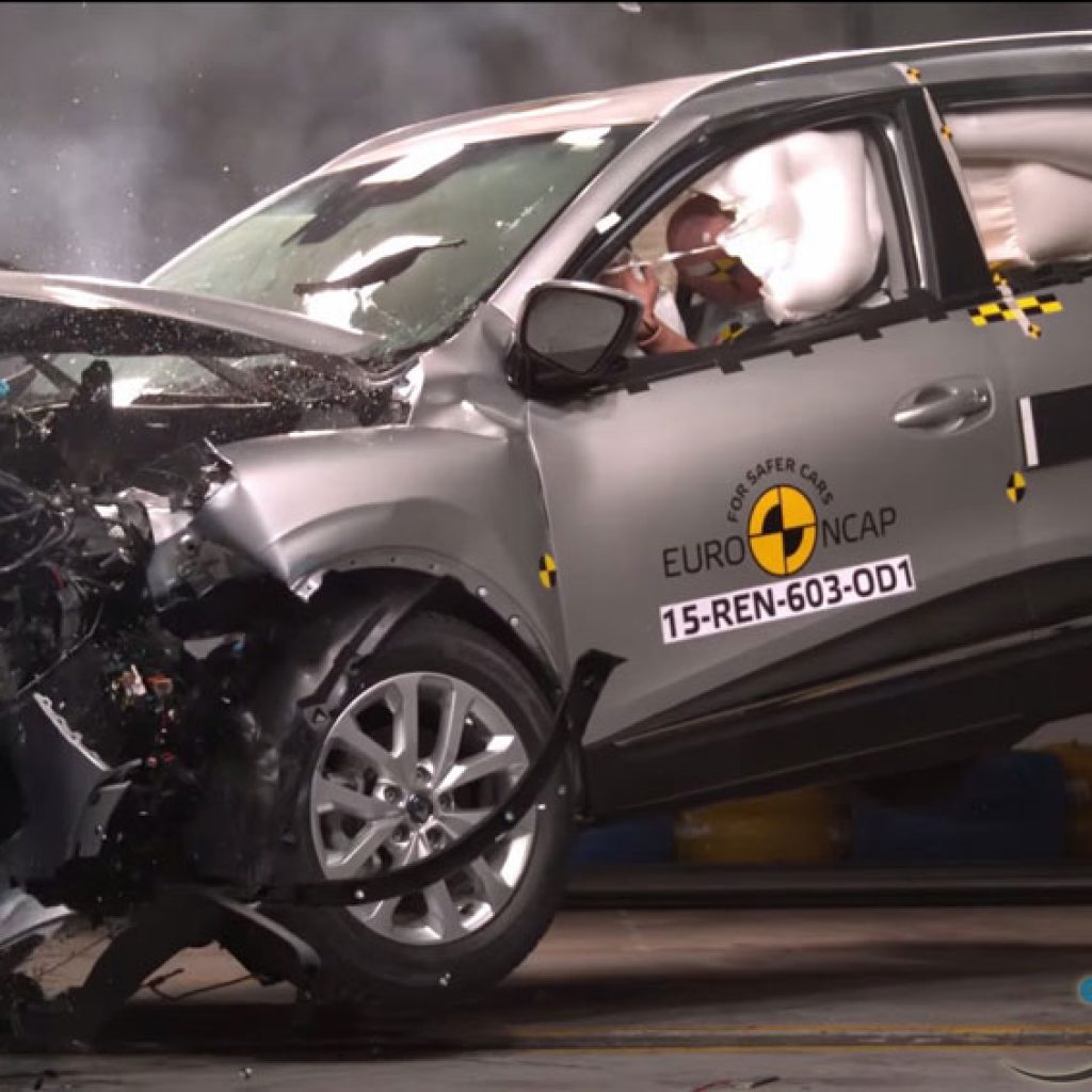 تست تصادف رنو قاجار را ببینید!