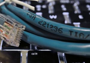 با سرعت اینترنت ۱۰ گیگابیت بر ثانیه چه کارهایی می‌توان انجام داد؟!