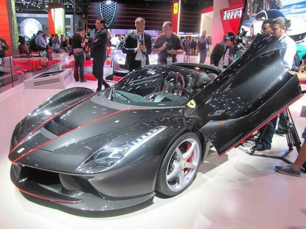 laferrari-paris-2016