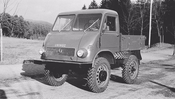 mercedes-unimog-turns-704
