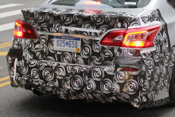 nissan-sentra-nismo-spy-photos-11