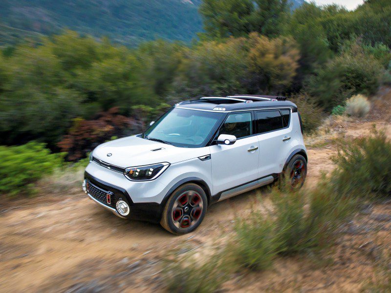 2016-kia-soul-exclaim-hatchback-accessories-pics