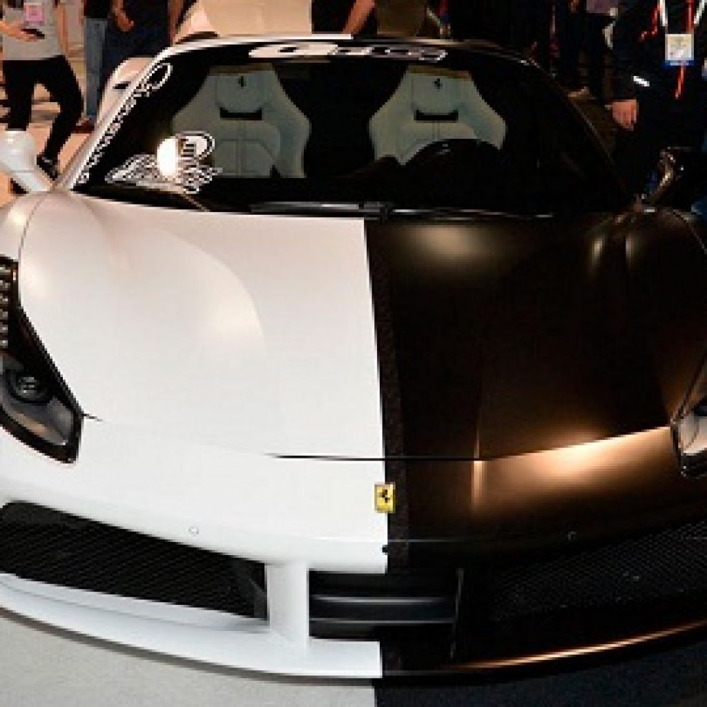 رونمایی از فراری، رولز رویس و مرسدس‌بنز سیاه و سفید!