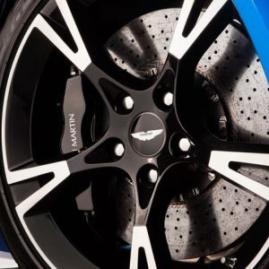 استون مارتین از نسخه Vanquish S با ۶۰۰ اسب بخار قدرت رونمایی کرد!