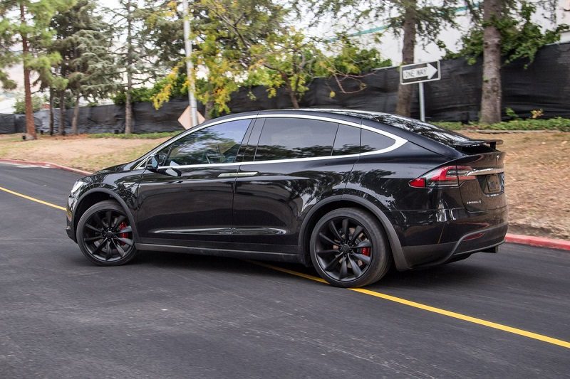 tesla-model-x-p90d-5